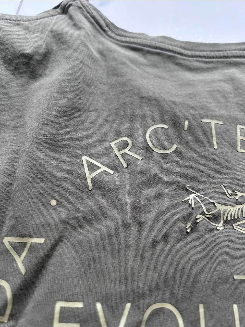 Men’s green arc teryx tee - Picture 4 of 4